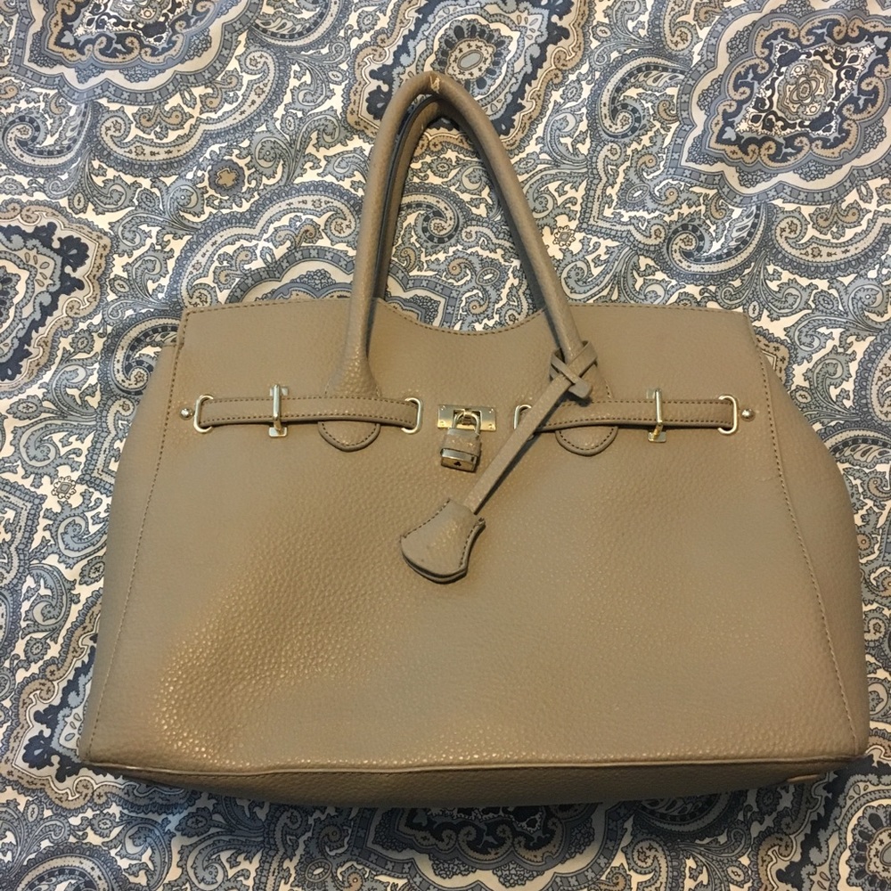 Gray tote